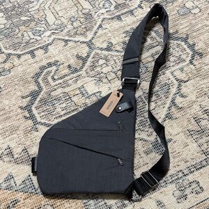 NWT Wander crossbody